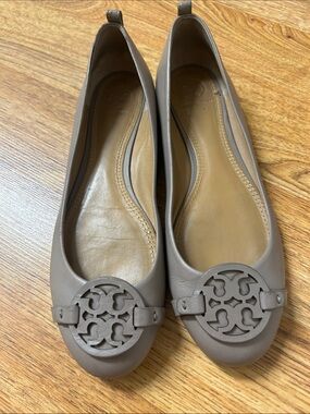Tory Burch Taupe Reva Logo Ballet Flats  Size 9 1/2